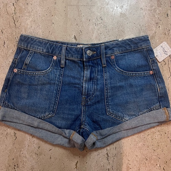 Free People Beginner's Luck Low Rise Slouch Shorts Felicity Wash Size 26 - Picture 2 of 8